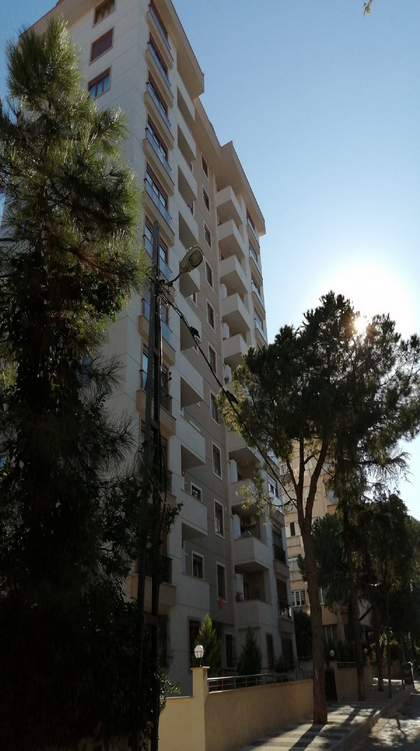 Bağlarbaşı Mah. Hamit Kaplan Sk. No:27 Maltepe - İstanbul